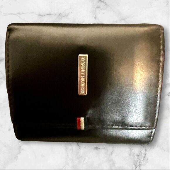 Tommy Hilfiger Black‎ Leather Mens Trifold Billfold Wallet Three Compartments - Picture 1 of 14